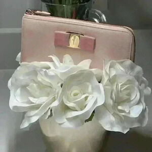 SALVATORE FERRAGAMO VARA BOW Pink Leather Zip Around Long Wallet